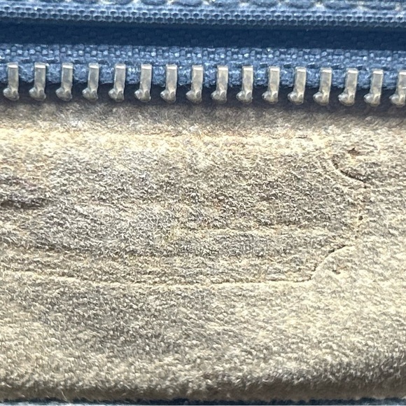 MCM VISETOS shoppers bag small tote. Black in color zipper top - Picture 10 of 12